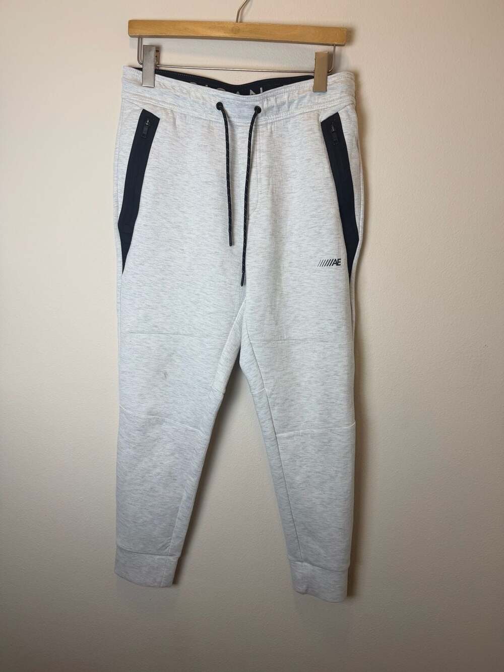 American Eagle Outfitters Grey Fleece Jogger Sweatpants with Zipper Pockets